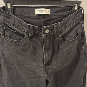 Abercrombie and Fitch the wide leg high-rise 25 short made in Vietnam